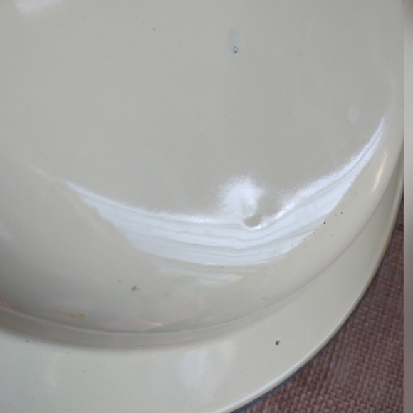 April Cornell vintage enamel metal bowls Set of 2 - Picture 5 of 7